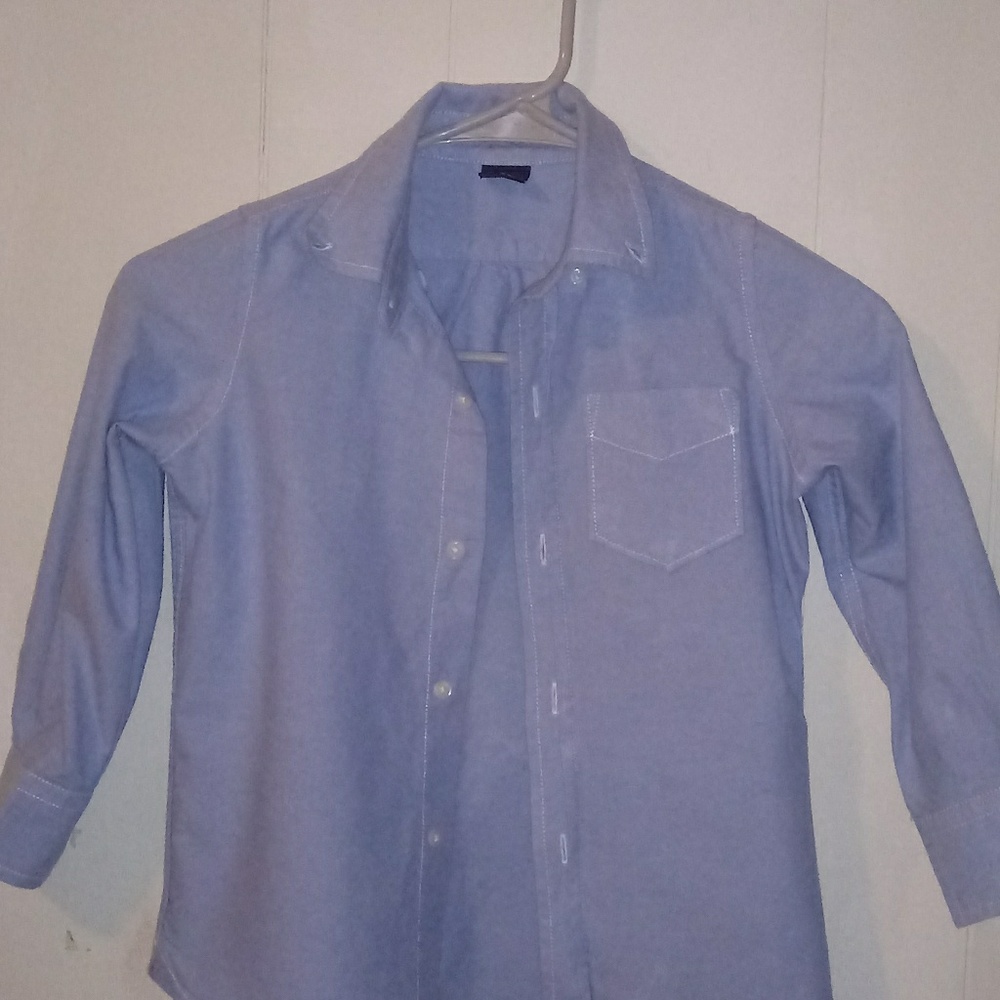 Like new Gap Boy xs size 4-5 blue button shirt EUC